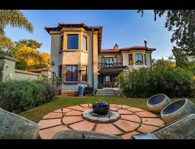 5 BEDROOM HOUSE FOR SALE IN MIDSTREAM ESTATE